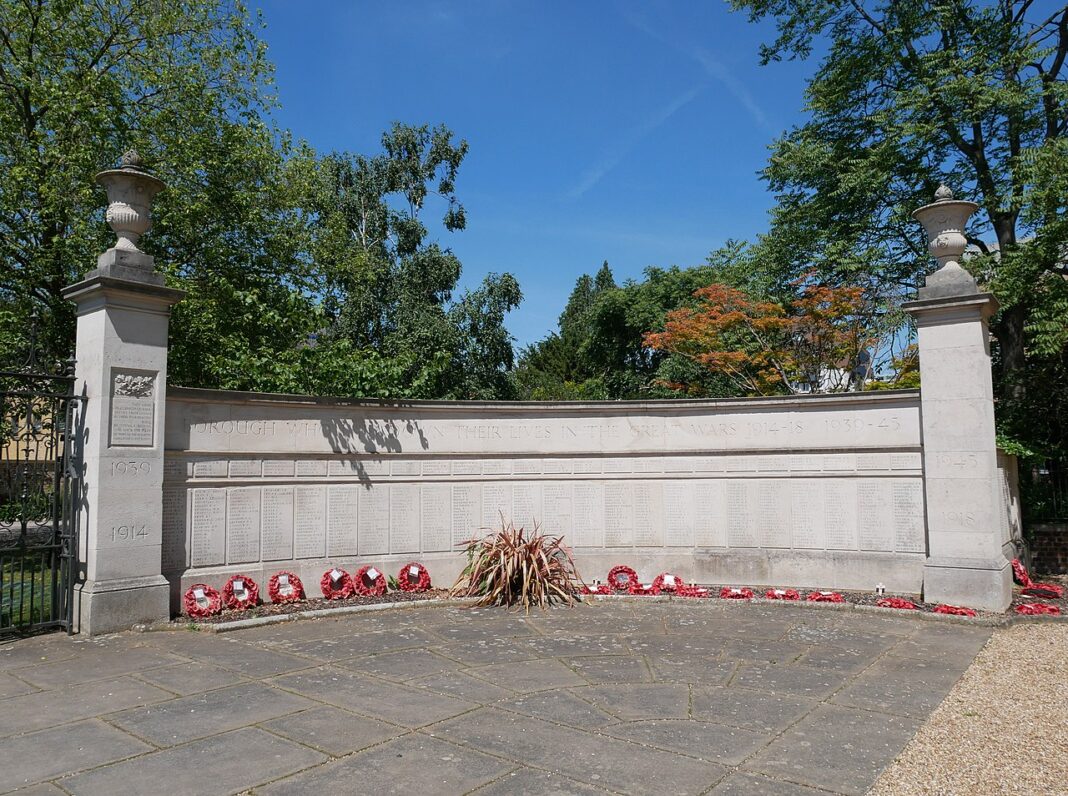 Ealing War Memorial. Photo by: Doyle_of_London https://commons.wikimedia.org/wiki/User:Doyle_of_London