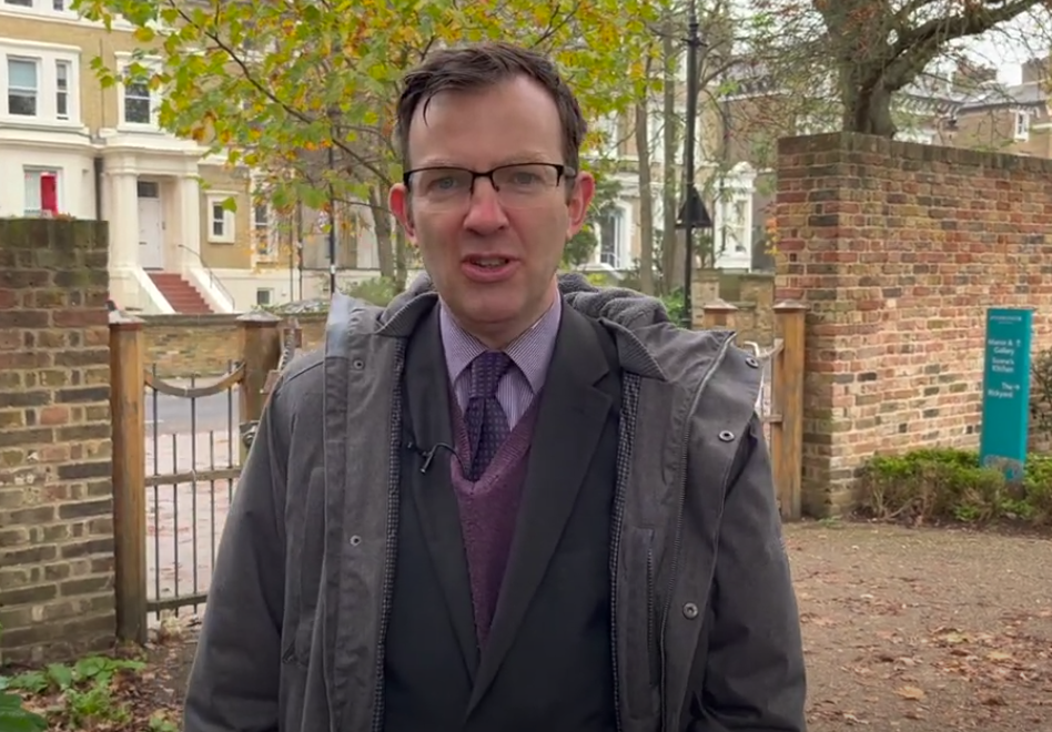 Dr Jonathan Oates explaining the history of Walpole Park in Ealing