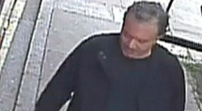 Police appeal for help to identify this man. Photo: Metropolitan Police