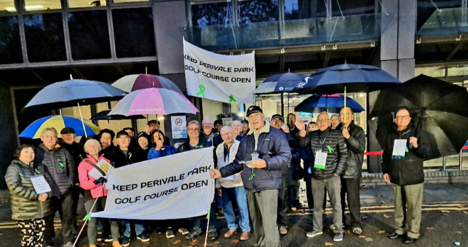 Perivale Park Golf Club stage protest outside Ealing Council offices