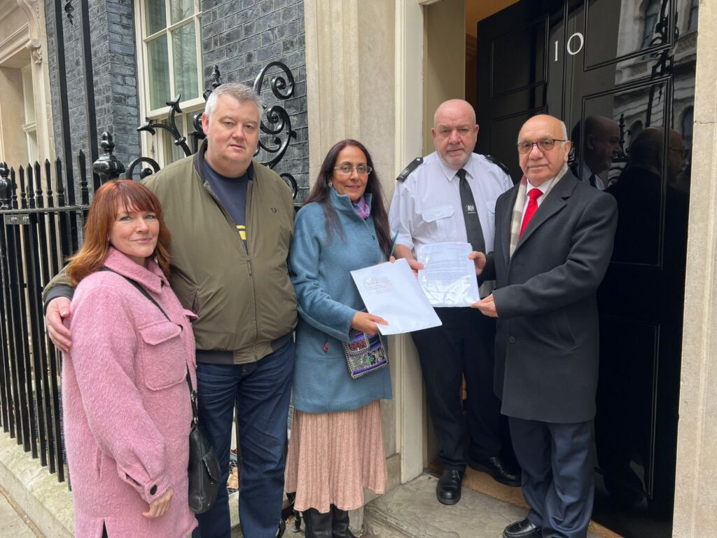 Local Southall resident Minni Dogra is joined by Ealing Southall MP Virendra Sharma at Number 10. Photo: x.com/@Mole62