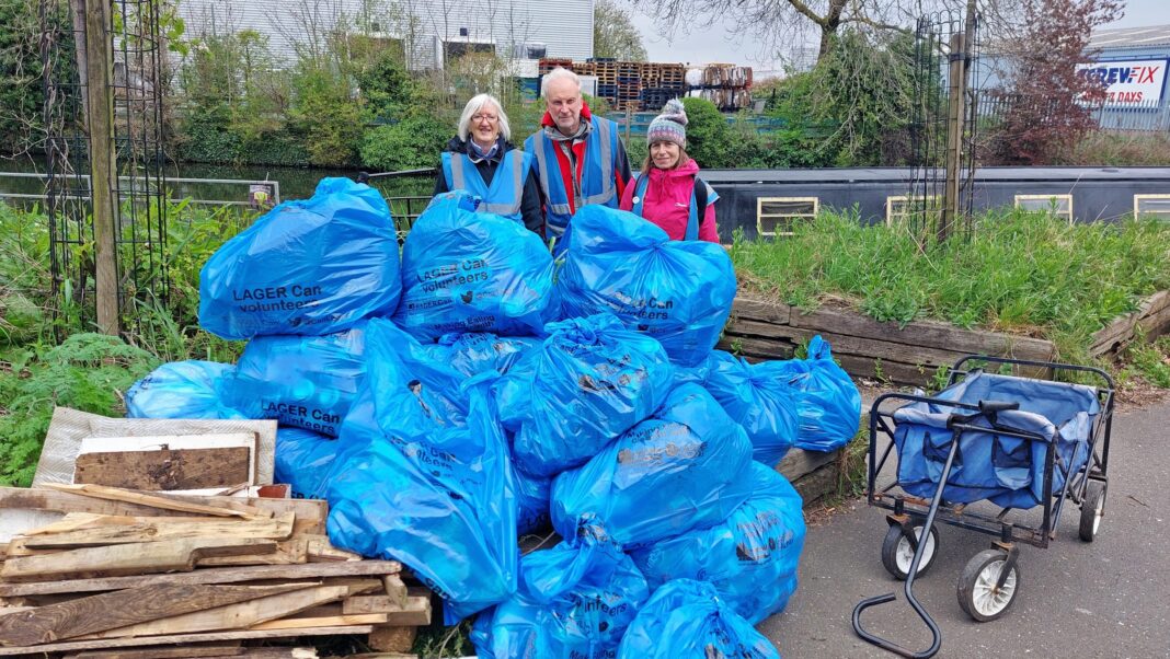 LAGER Can.cleaning up Grand Union Canal. Photo: Mark Percy