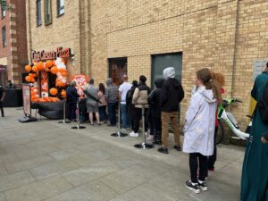 Lines outside Little Caesars Greenford.  Photo: EALING.NEWS