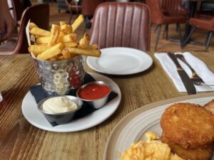 Chips at Bobo Social in Ealing. Photo: EALING.NEWS